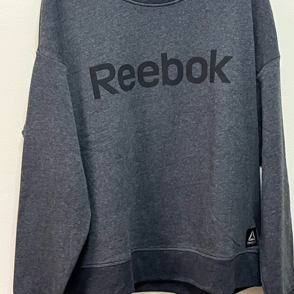 New XXL Woman’s Reebok Crew Sweatshirt, Dark Heather Gray - Picture 3 of 5